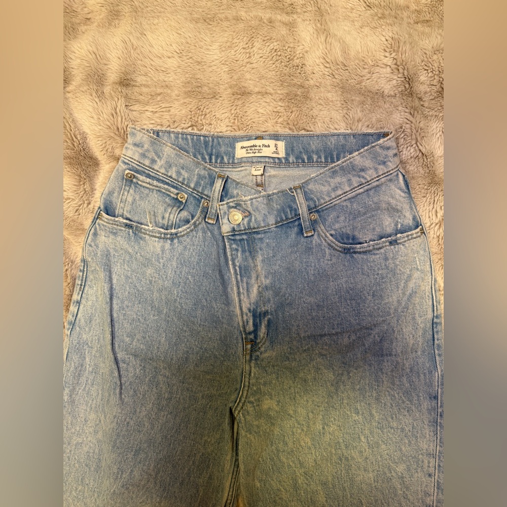 Abercrombie & Fitch Women's High Rise Light Blue Jeans